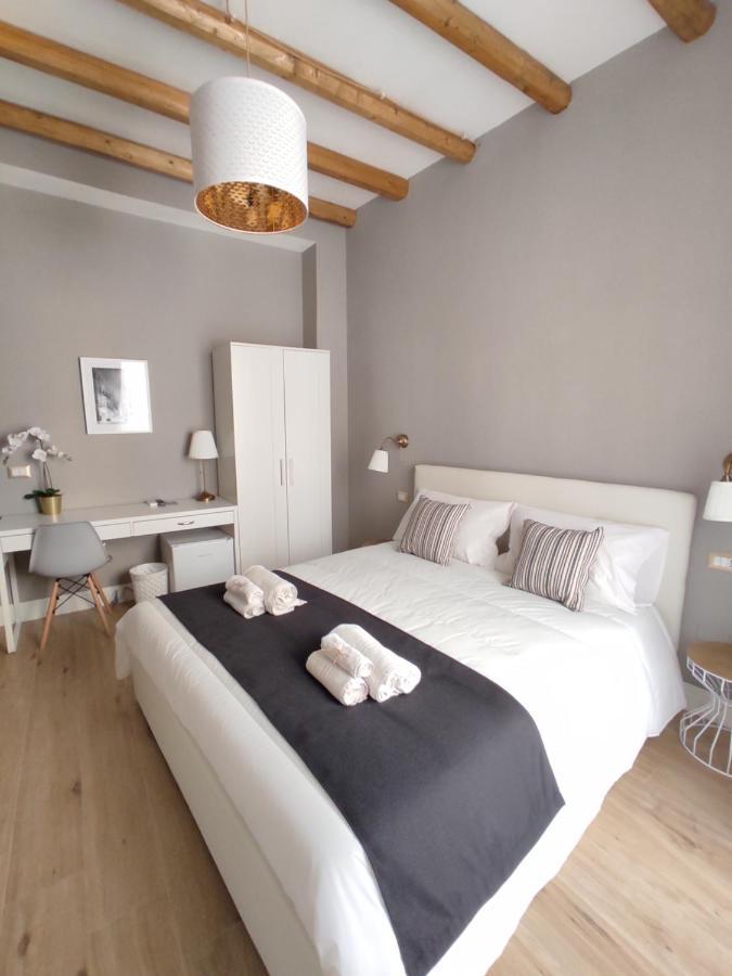 Manno Rooms Affittacamere Каляри Екстериор снимка