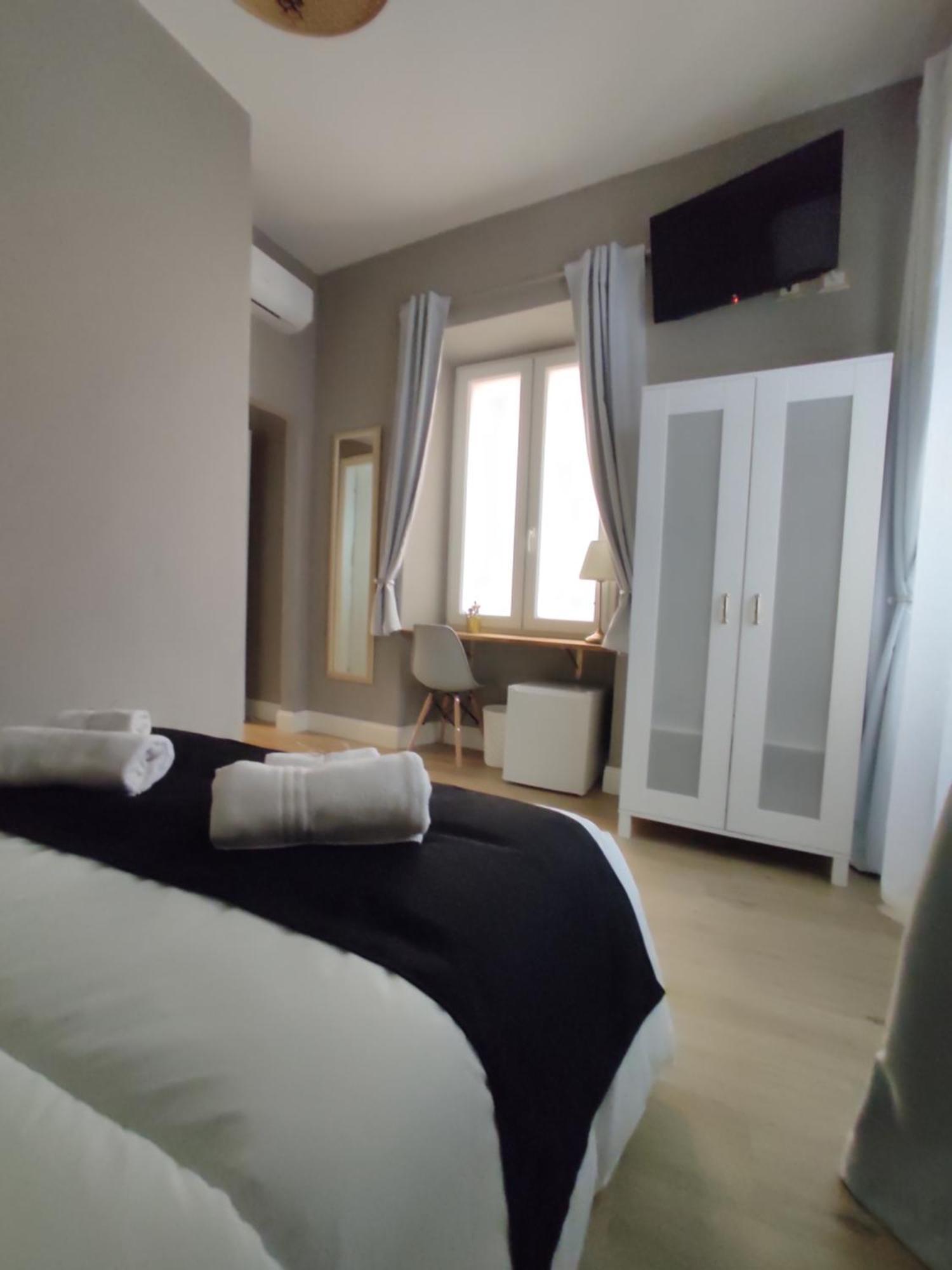 Manno Rooms Affittacamere Каляри Екстериор снимка
