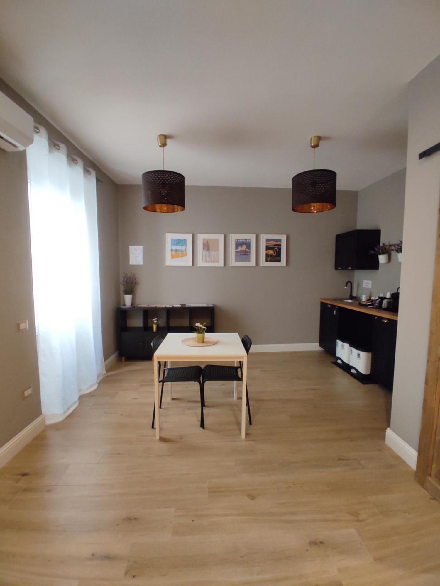 Manno Rooms Affittacamere Каляри Екстериор снимка