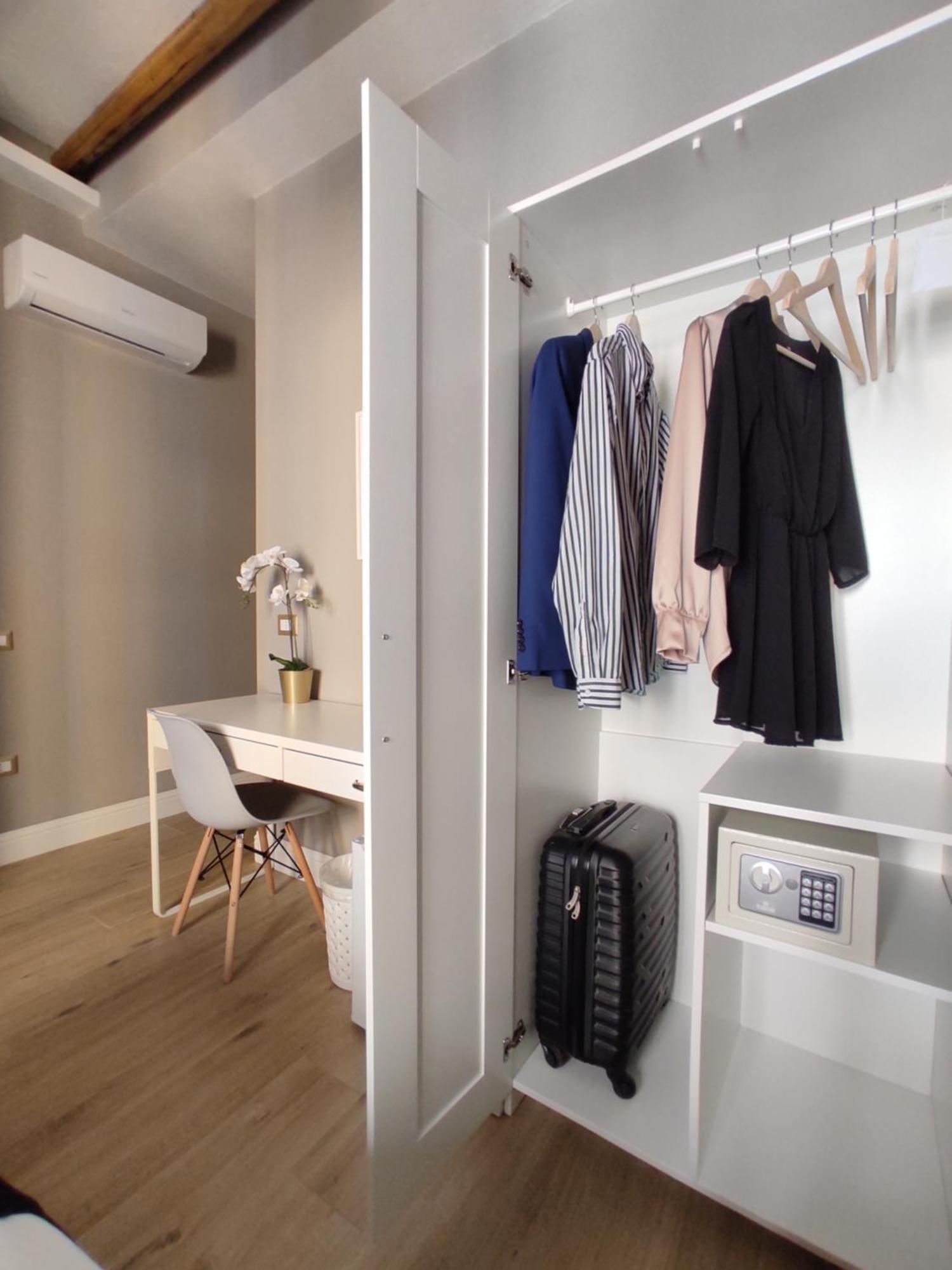 Manno Rooms Affittacamere Каляри Стая снимка